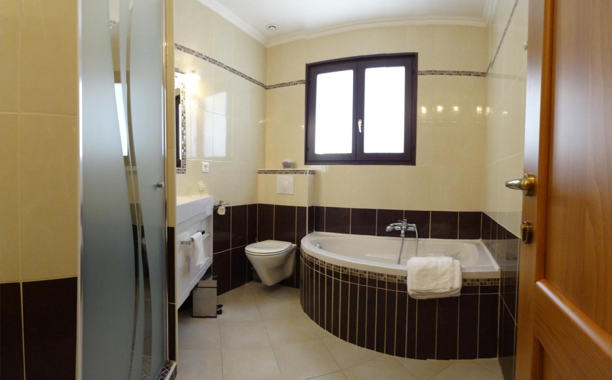 L'Aleandra Hotel Castellar Ngoại thất bức ảnh