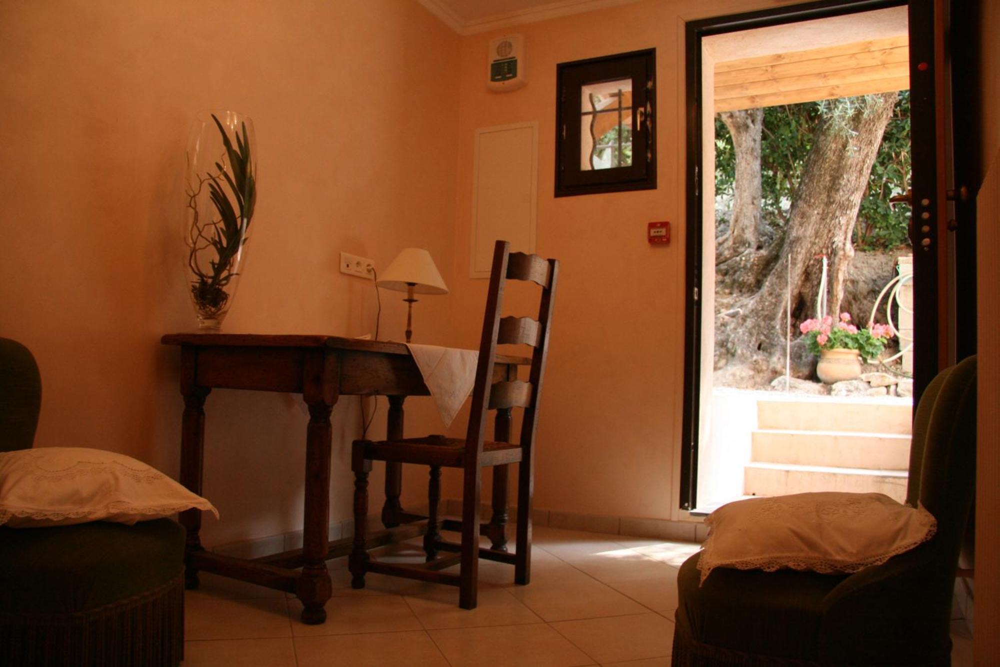 L'Aleandra Hotel Castellar Ngoại thất bức ảnh